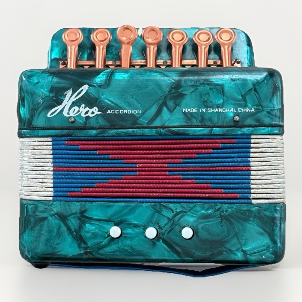 Vintage Hero Green Teal Red White Blue Accordion Buttons WORKS
